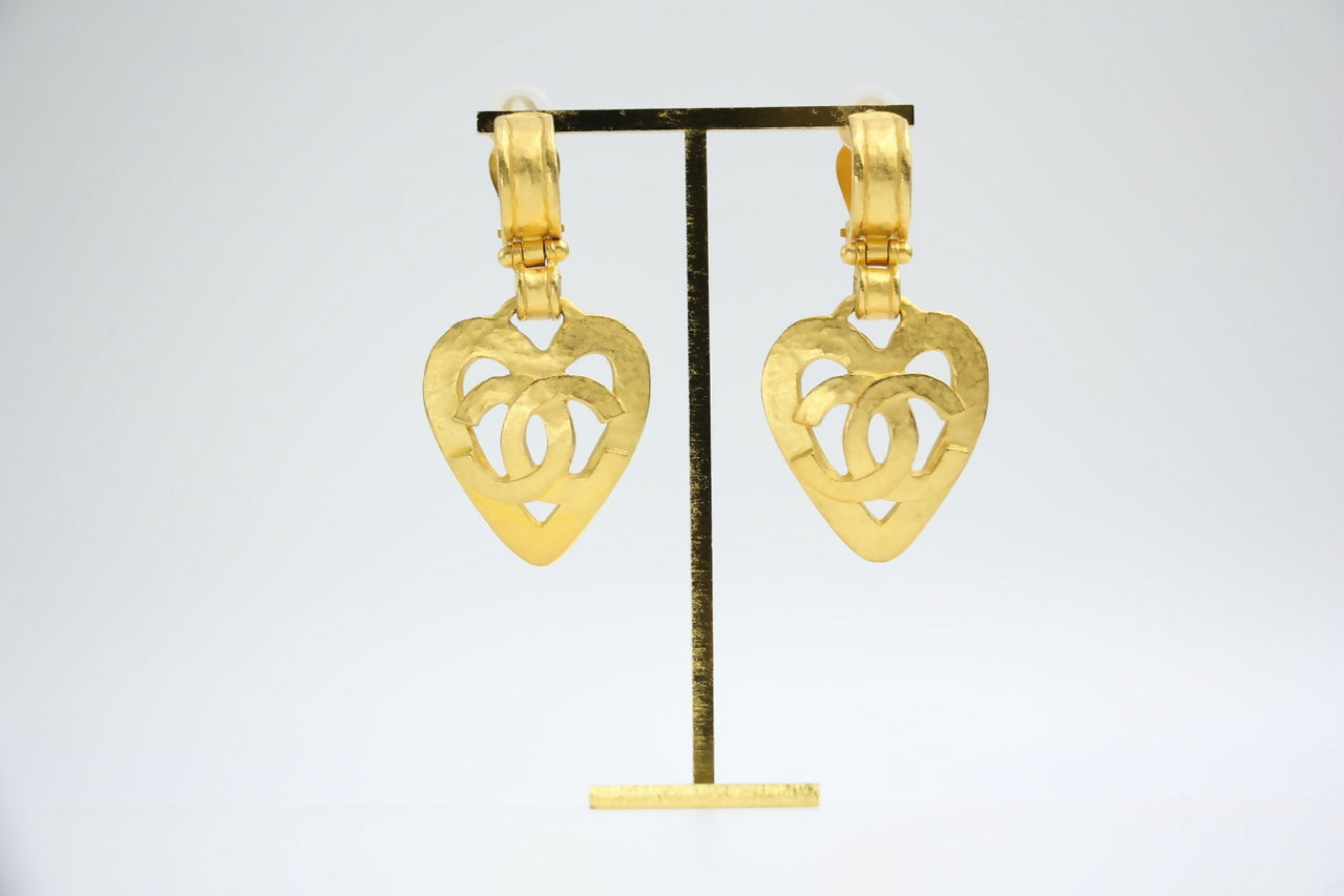 Chanel Vintage 95P Gold-plated Heart-shaped Dangle Clip-on Earrings