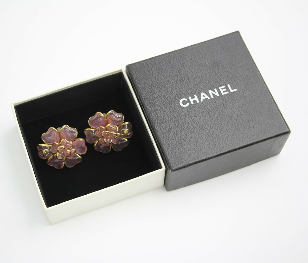 Chanel Vintage 02A Gripoix Pink Camellia Clip-on Earring