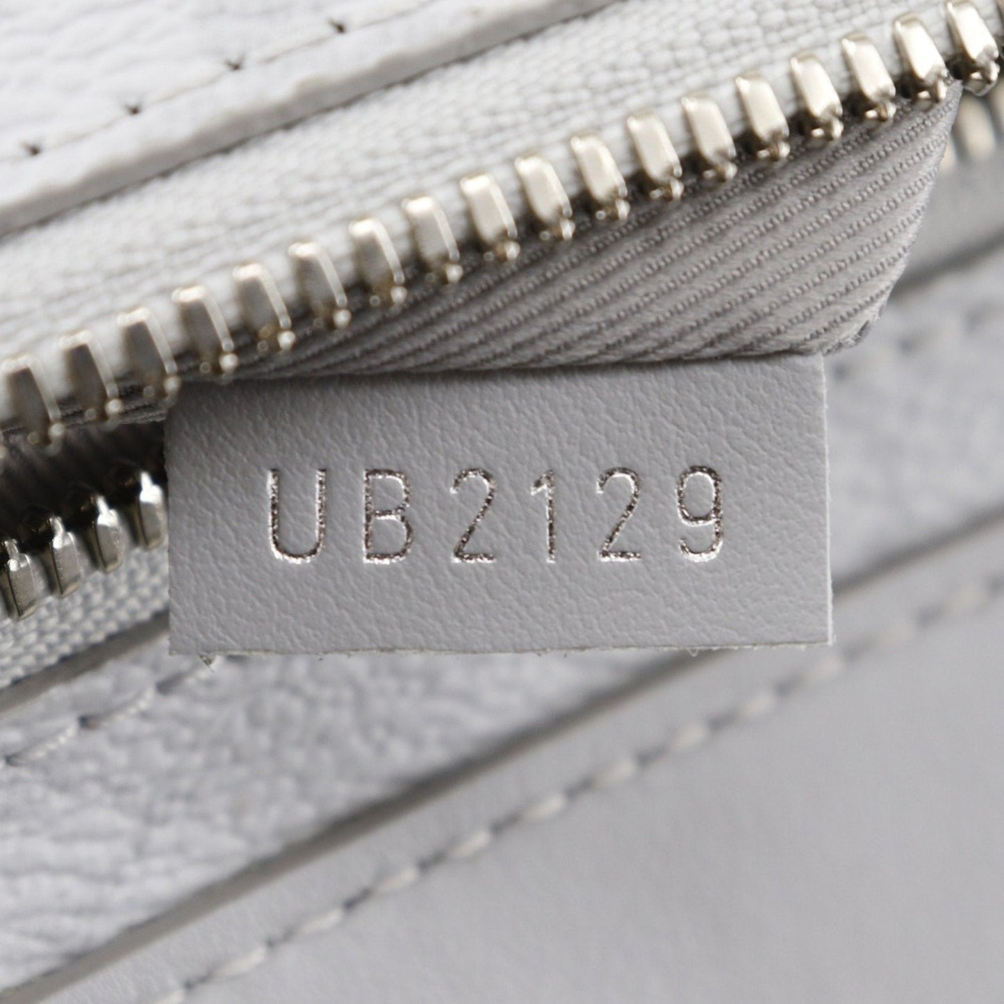 Louis Vuitton Flat Vertical