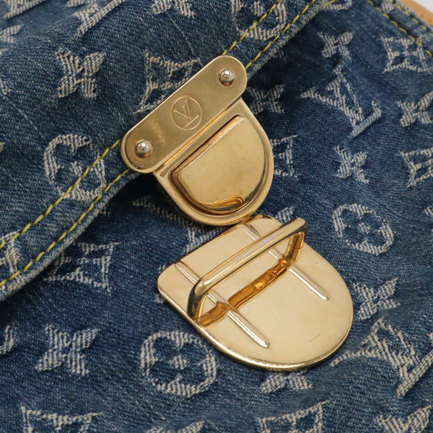 Louis Vuitton Flat Vertical