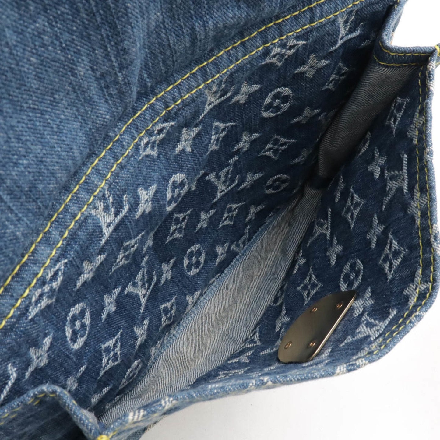 Louis Vuitton Flat Vertical