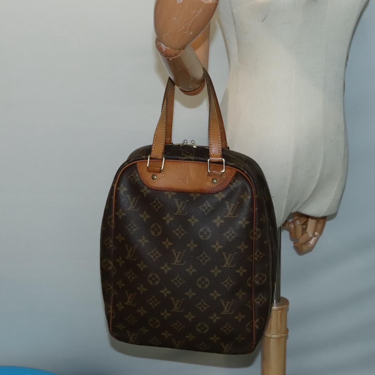 Louis Vuitton Excursion
