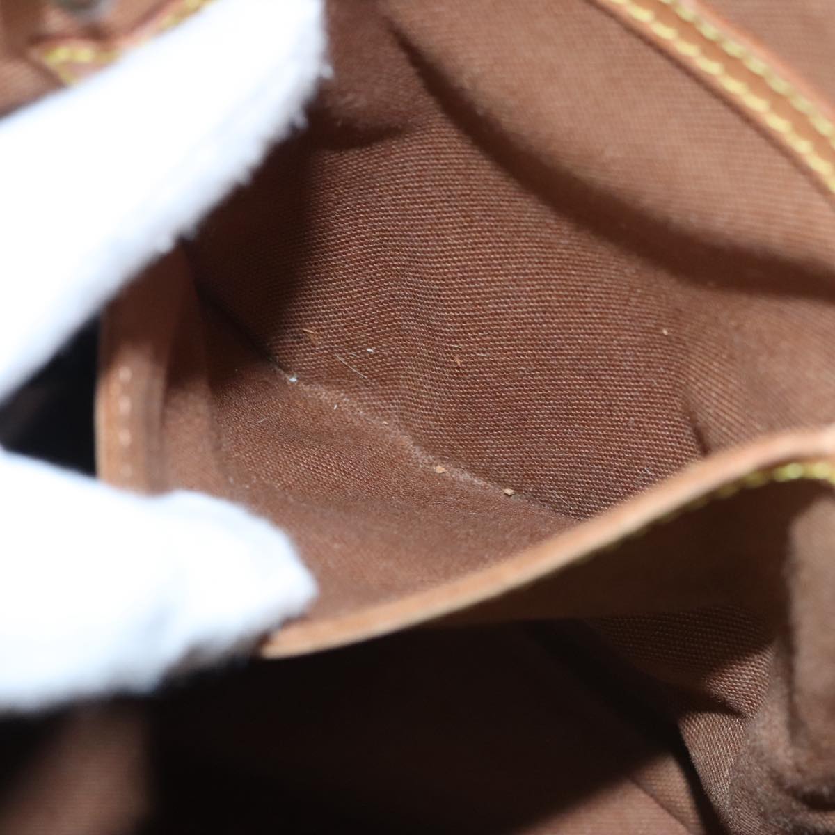 Louis Vuitton Montsouris MM