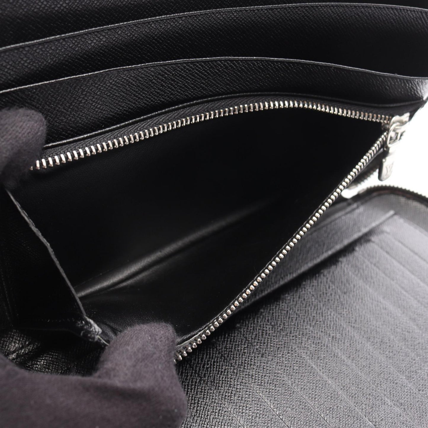Louis Vuitton Atoll Taiga Long Wallet