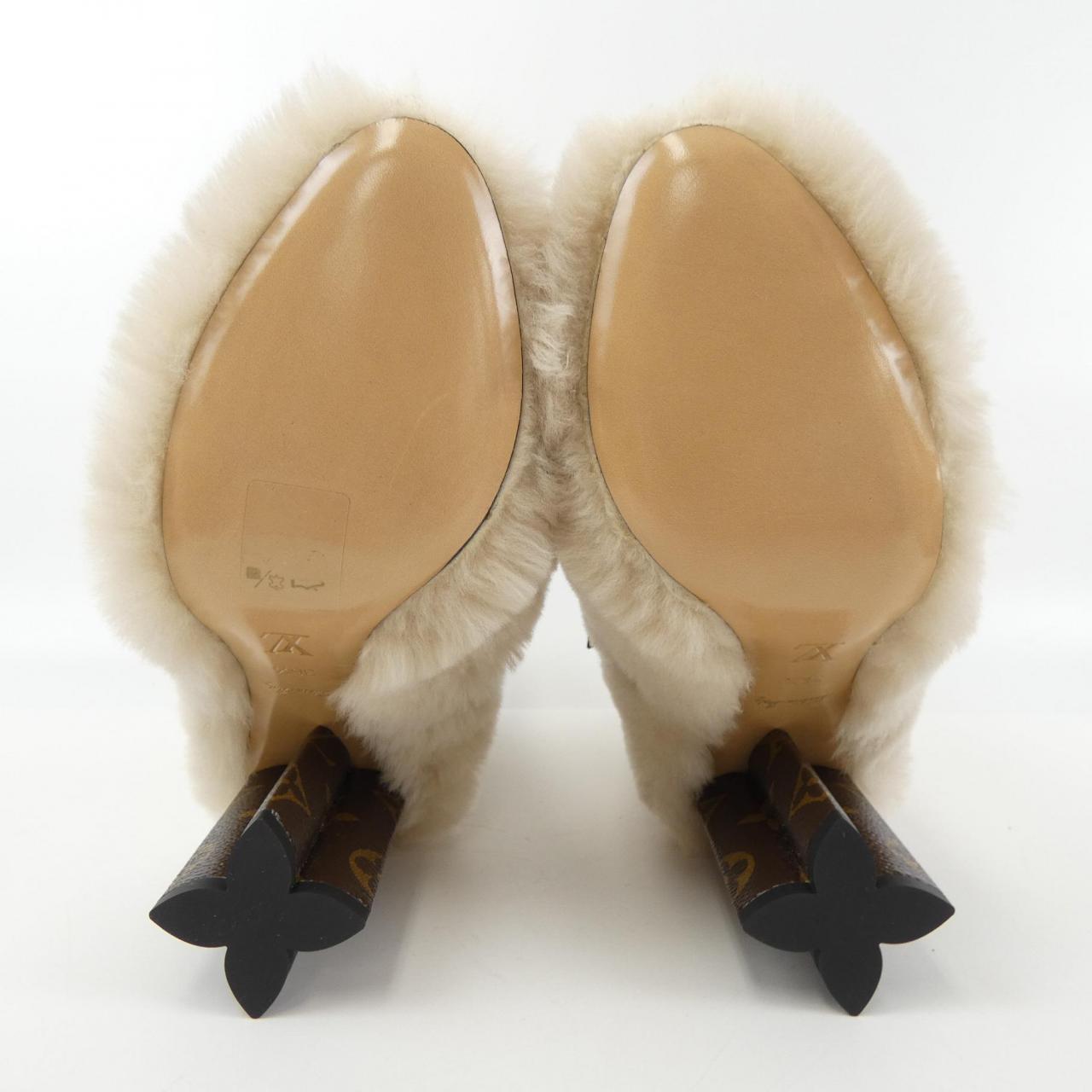 Louis Vuitton Silhouette Line Shearling Boots