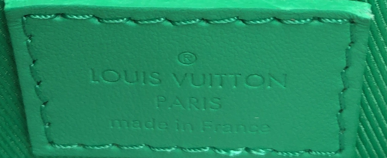 Louis Vuitton S Lock Vertical Wearable Wallet Monogram Taurillon Leather