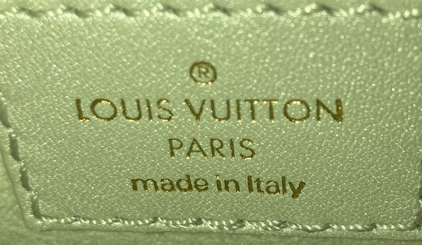 Louis Vuitton New Wave Chain Bag NM Quilted Leather PM