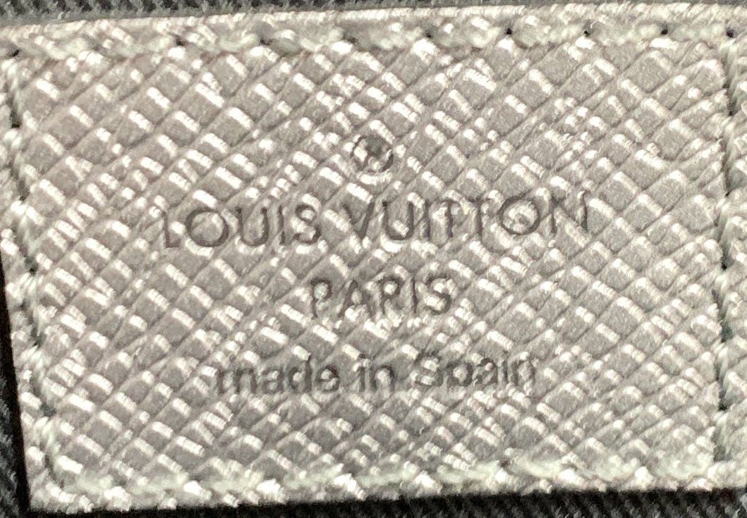 Louis Vuitton Outdoor Slingbag Monogram Taigarama