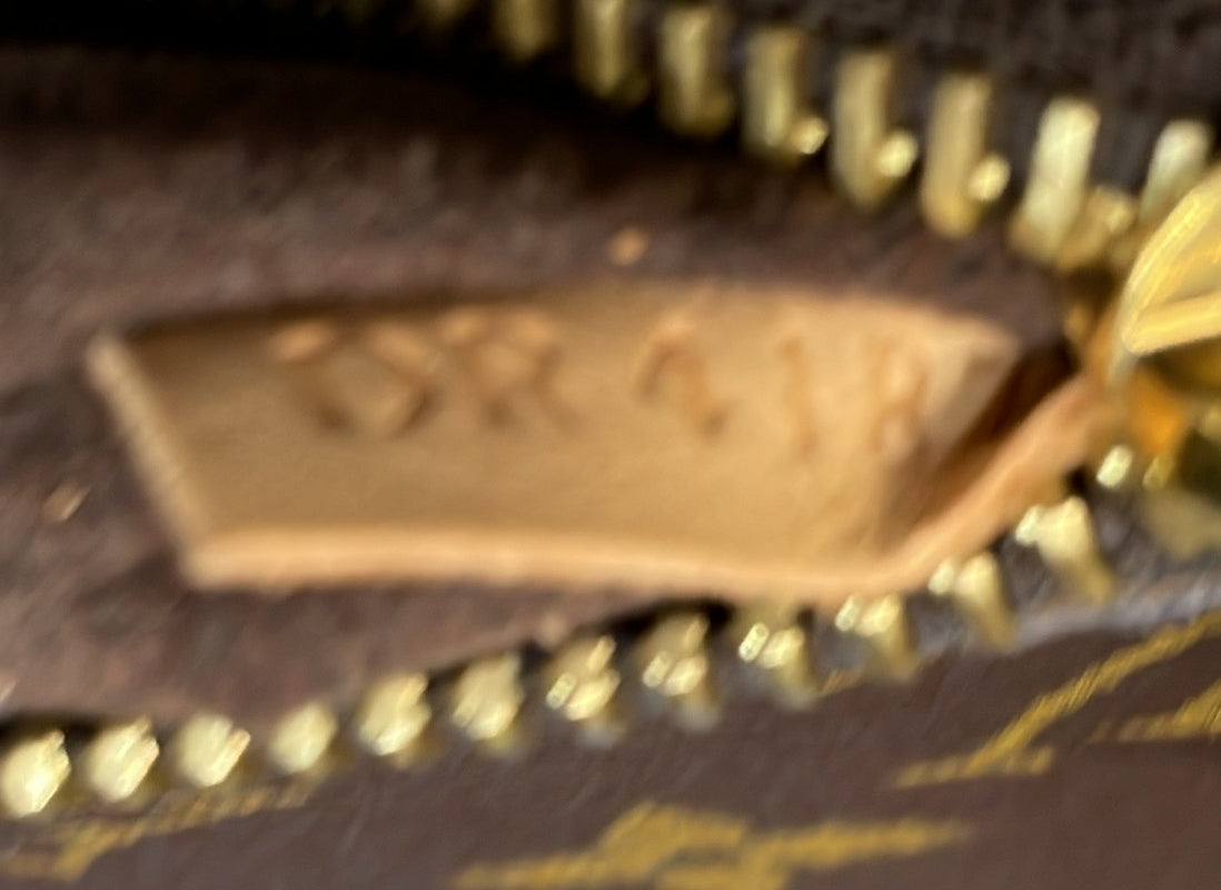 Louis Vuitton Pochette Metis Monogram Canvas