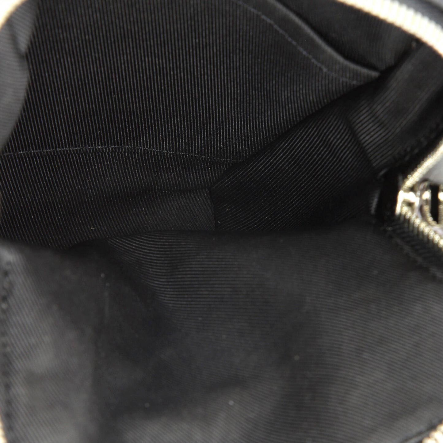Louis Vuitton Outdoor Slingbag Monogram Taigarama