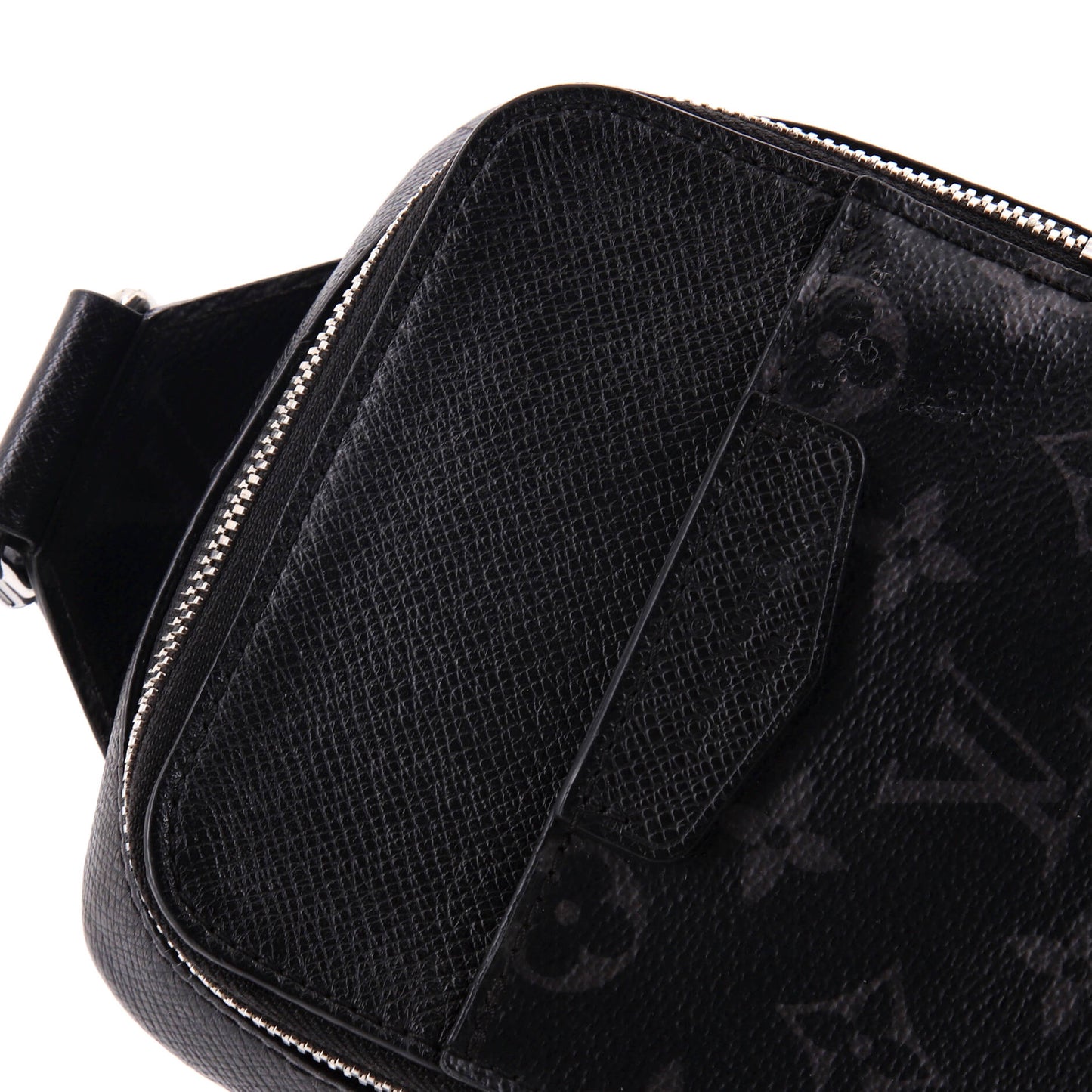 Louis Vuitton Outdoor Slingbag Monogram Taigarama
