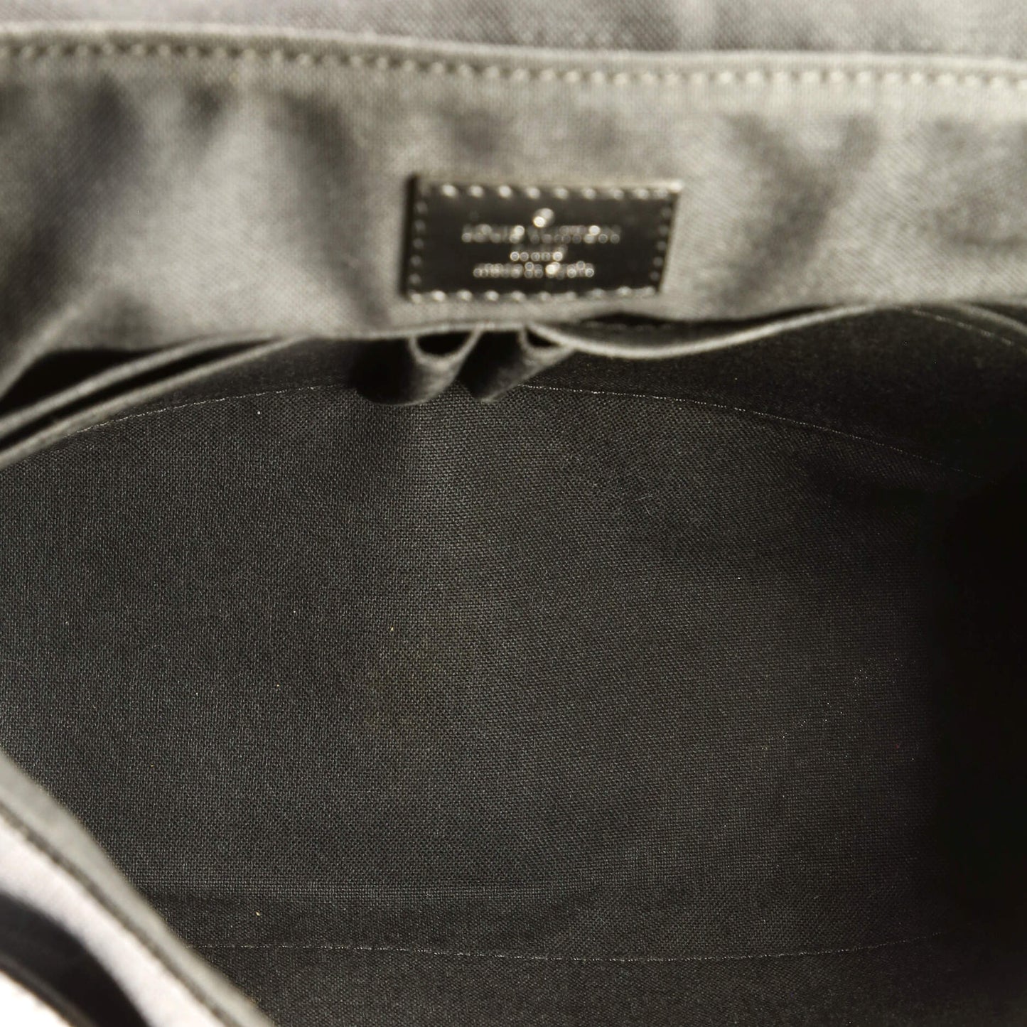 Louis Vuitton District Messenger Bag Damier Graphite MM