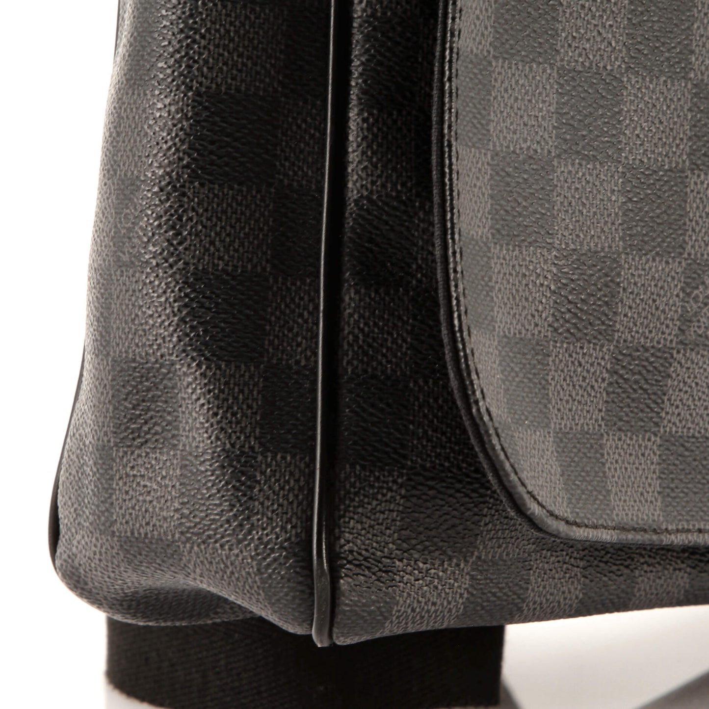 Louis Vuitton District Messenger Bag Damier Graphite MM