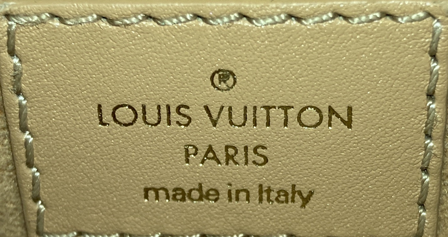 Louis Vuitton New Wave Chain Bag NM Quilted Leather MM