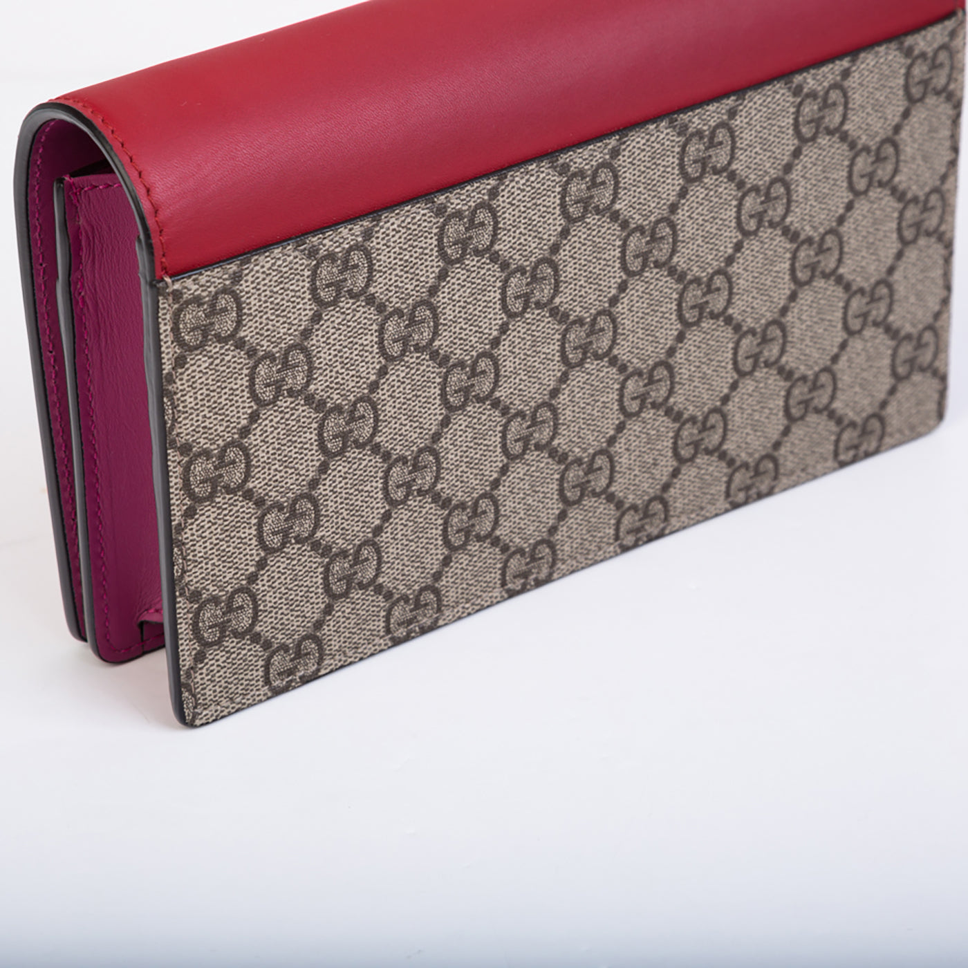 Gucci Bi-colour GG Supreme Wallet on Chain