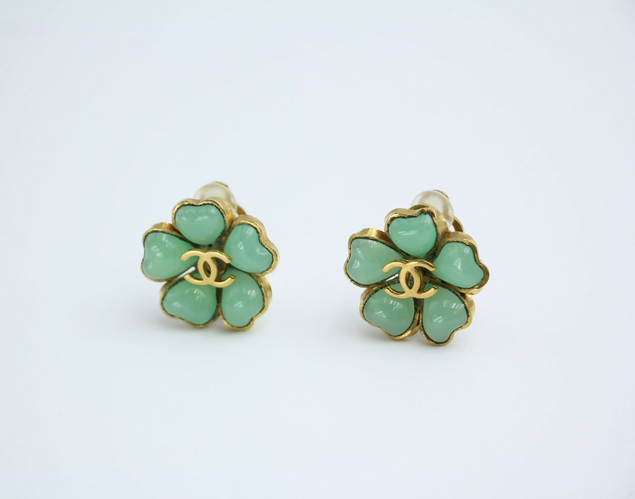 Chanel Vintage 97P Gripoix Jade Light Green Camellia Clip-on Earrings