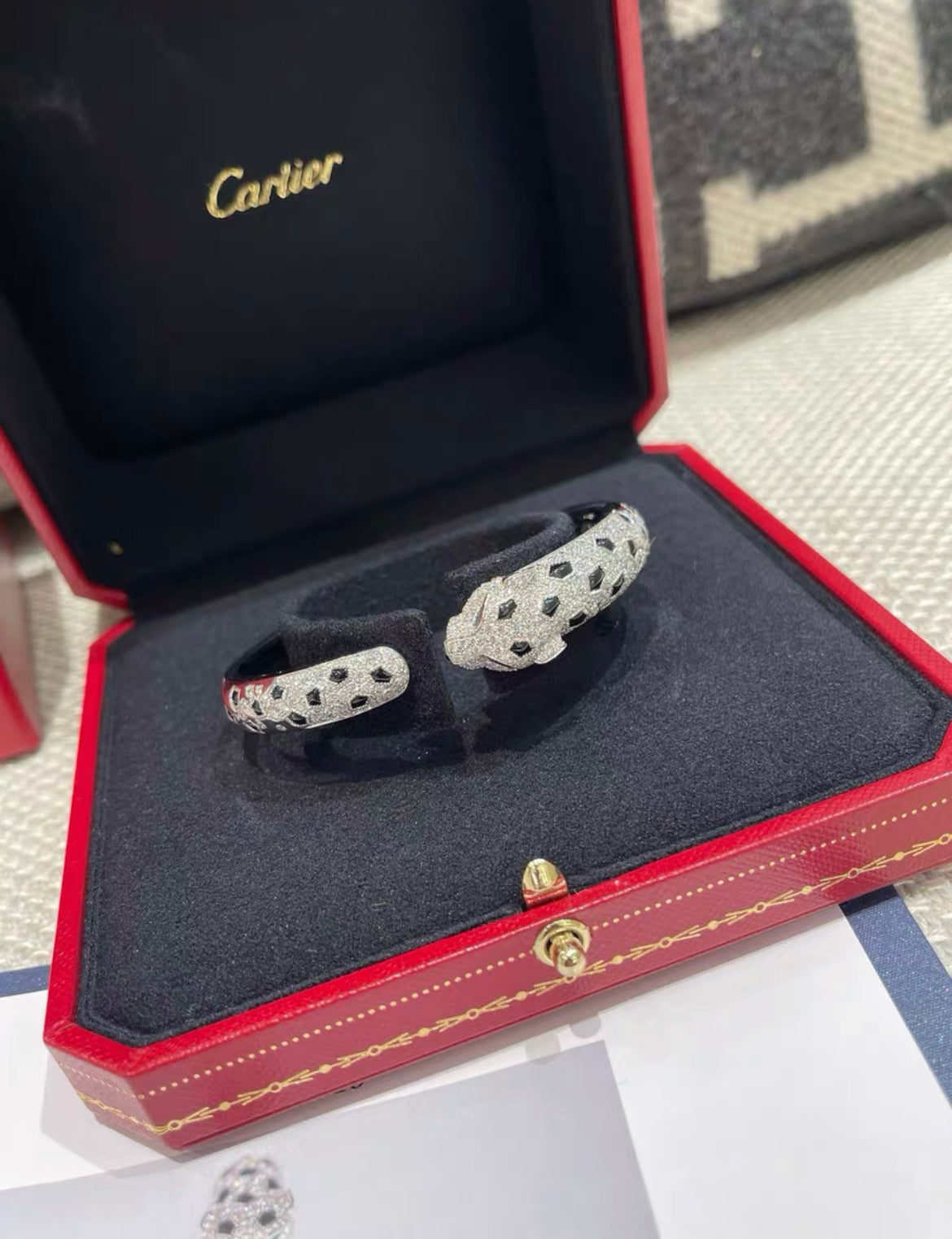 PANTHÈRE DE CARTIER BRACELET White gold, emeralds, onyx, diamonds size 16