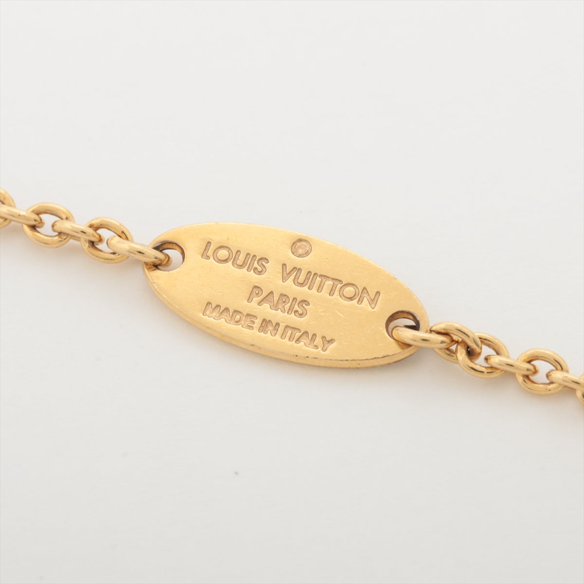 Louis Vuitton V Essential Pearl Bracelet (Costume Jewellery)
