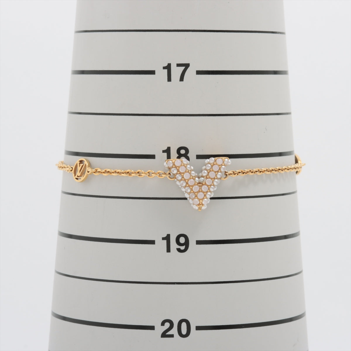 Louis Vuitton V Essential Pearl Bracelet (Costume Jewellery)