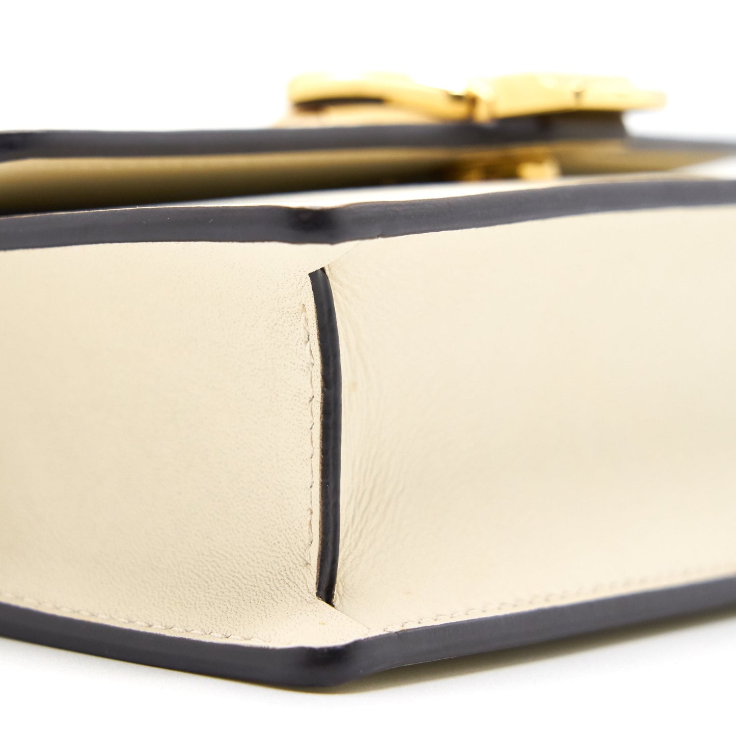 Gucci Sylvie Super mini Bag white with