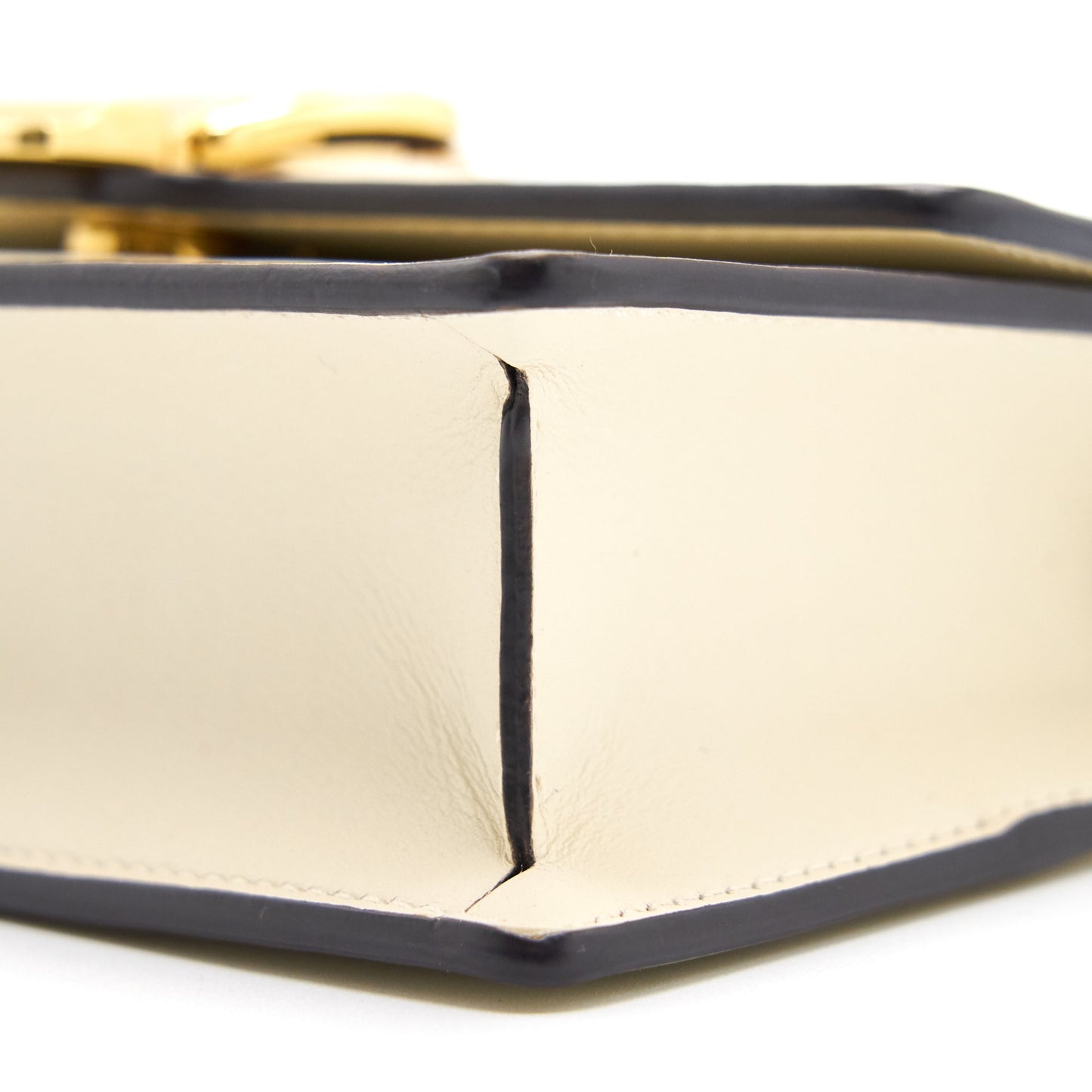 Gucci Sylvie Super mini Bag white with