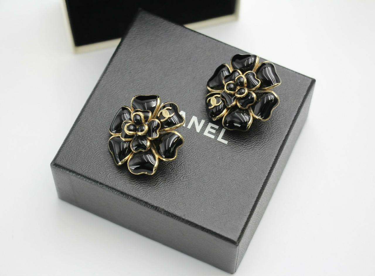 Chanel Vintage 02A Gripoix Shiny Black Large Camellia Clip-on Earrings