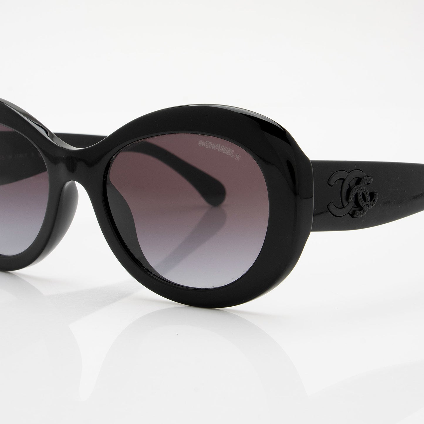 Chanel Crystal CC Oval Sunglasses (SHF-oOSxqG)