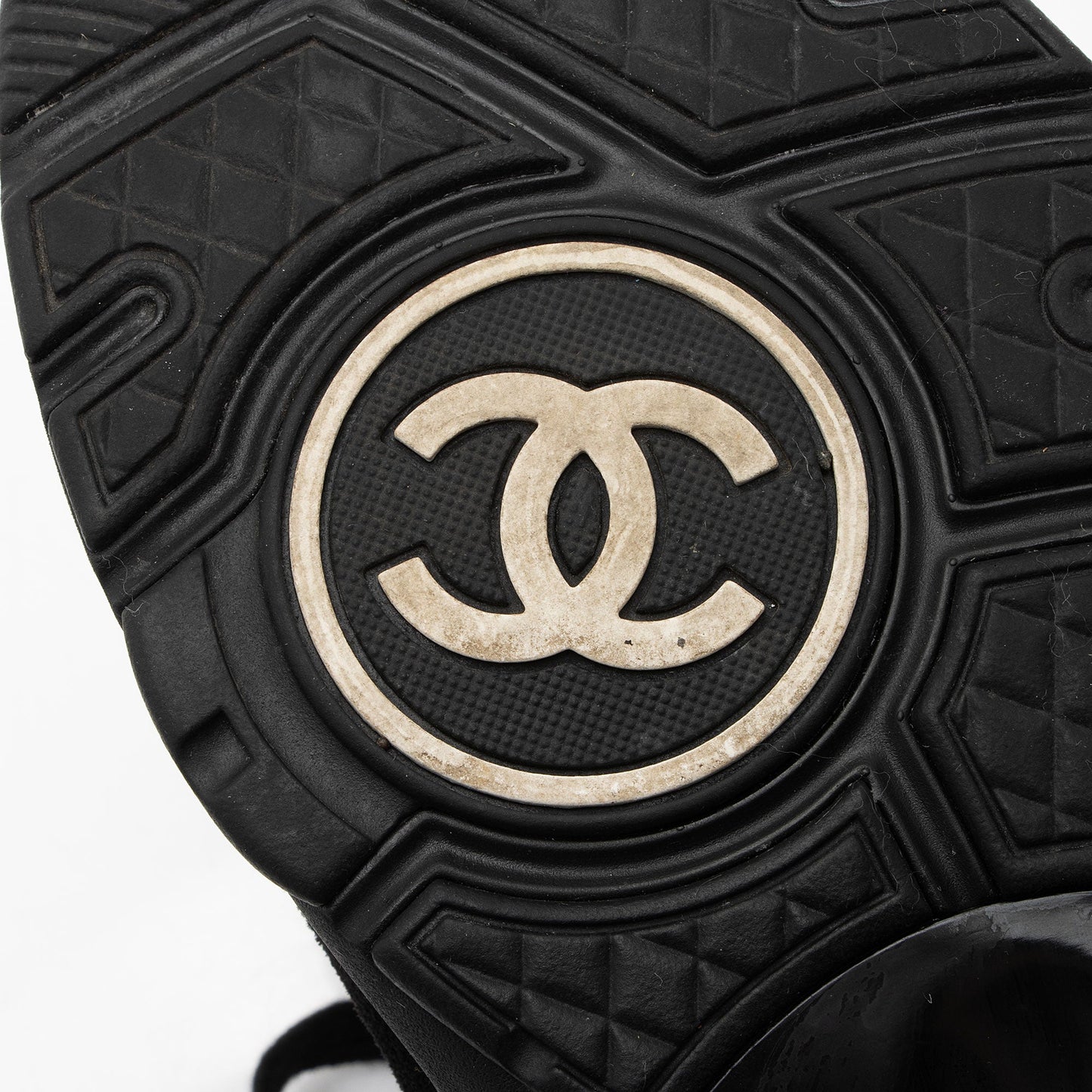 Chanel Suede Calfskin CC Sneakers - Size 7.5 / 37.5 (SHF-PJYB9I)