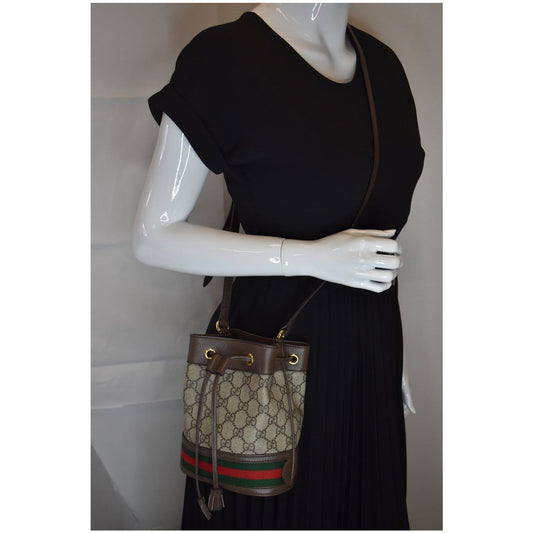 GUCCI Ophidia Mini GG Supreme Bucket Bag Beige/Ebony 550620