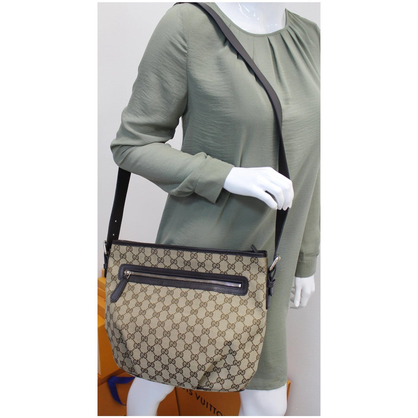 GUCCI GG Plus Monogram Canvas Messenger Shoulder Bag Beige 388930