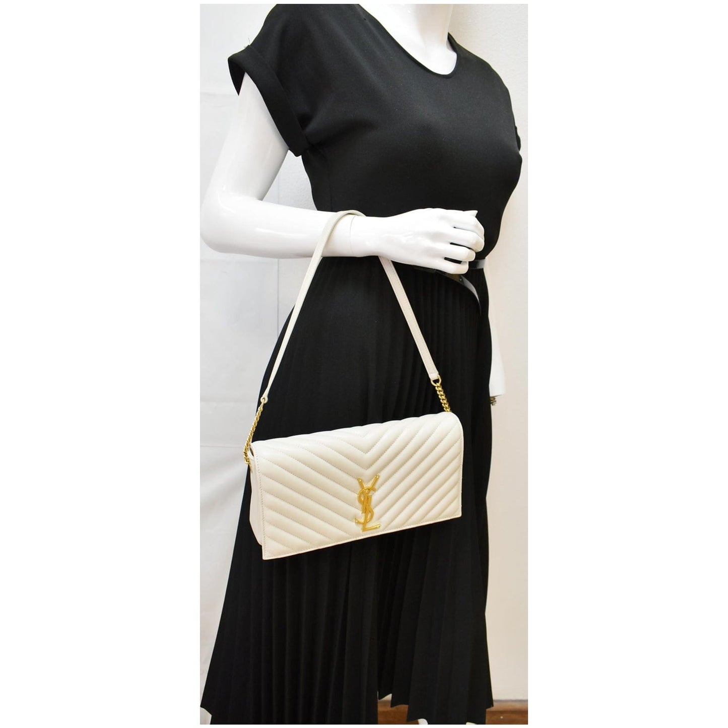 YVES SAINT LAURENT Kate Supple 99 Lambskin Leather Chain Shoulder Bag Light cream