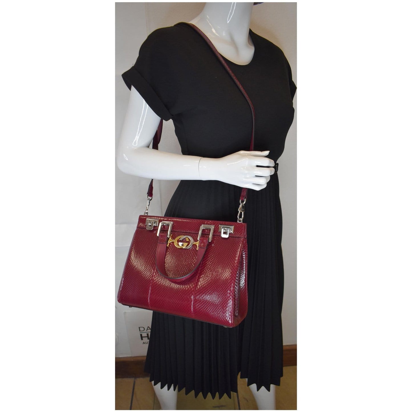 GUCCI Zumi Small Snakeskin Leather Top Handle Bag Bordeaux 569712