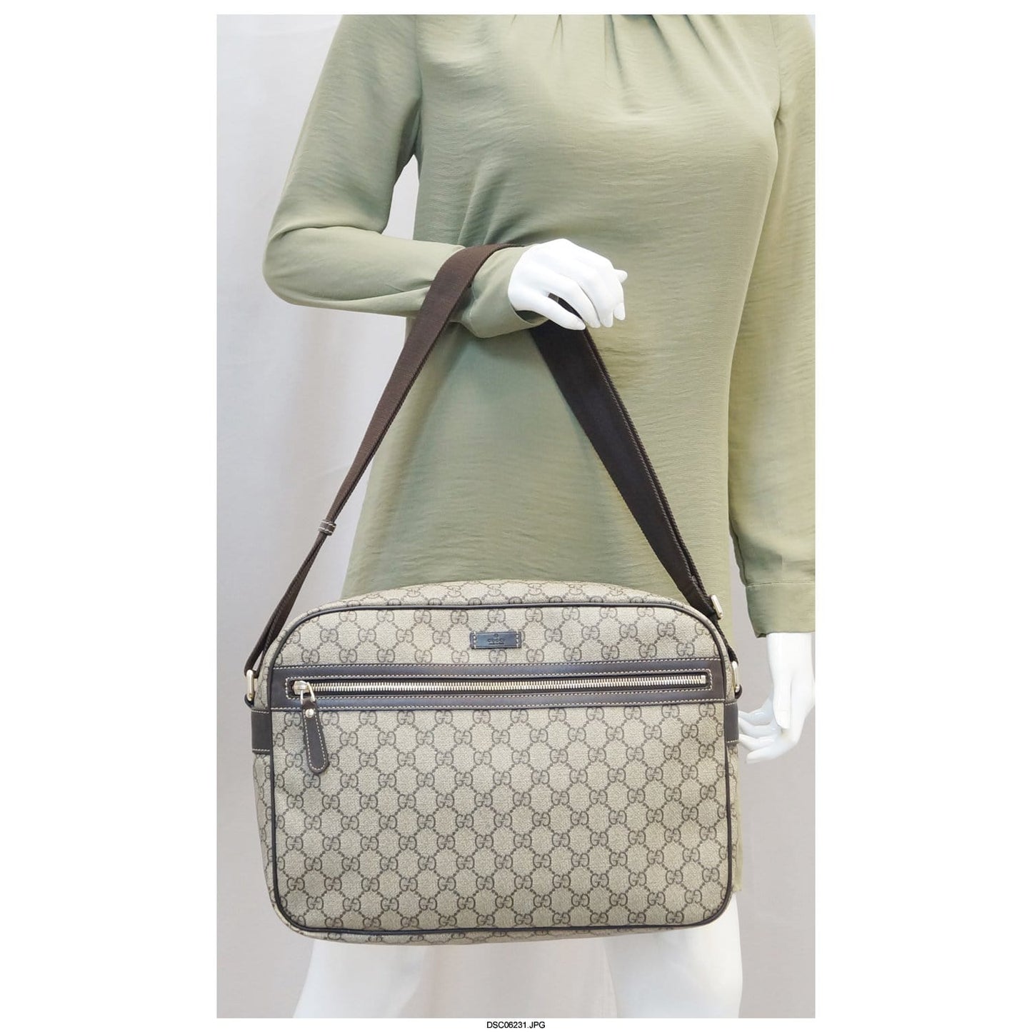 GUCCI Men's Beige/Ebony GG Plus Coated Canvas Messenger Crossbody Bag 211107
