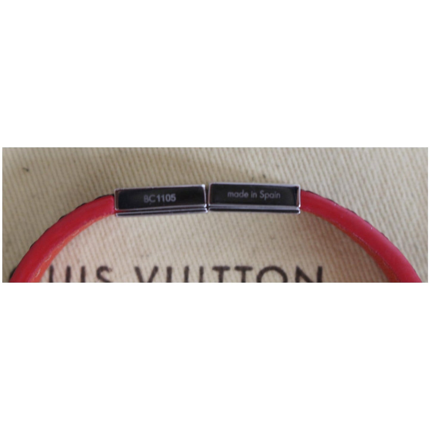 LOUIS VUITTON Damier Graphite Canvas Pull It Bracelet Black/Red
