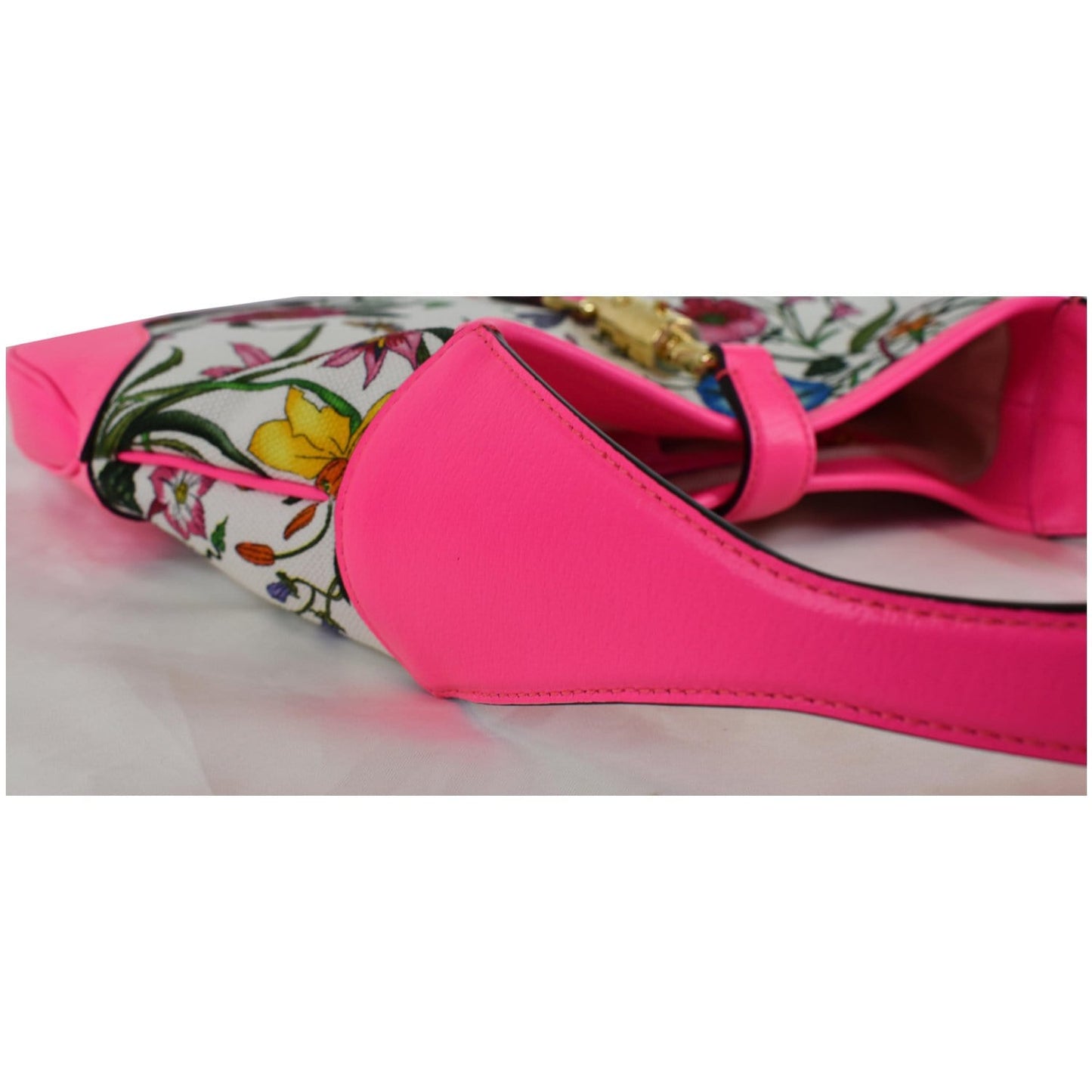 GUCCI Flora Jackie Medium Canvas Hobo Bag Pink 550152