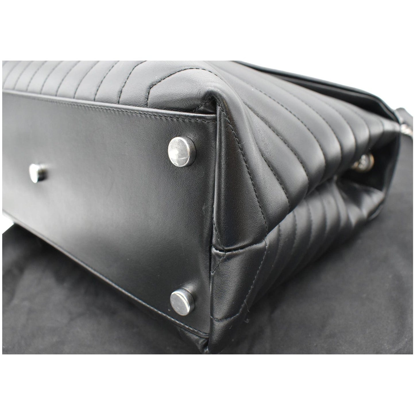 YVES SAINT LAURENT Large Loulou Matelasse Leather Chain Shoulder Bag Black