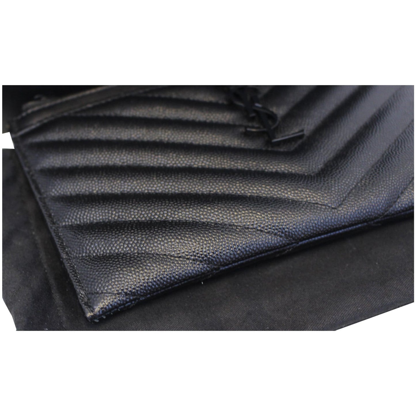 YVES SAINT LAURENT Bill Pouch Grain De Poudre Black