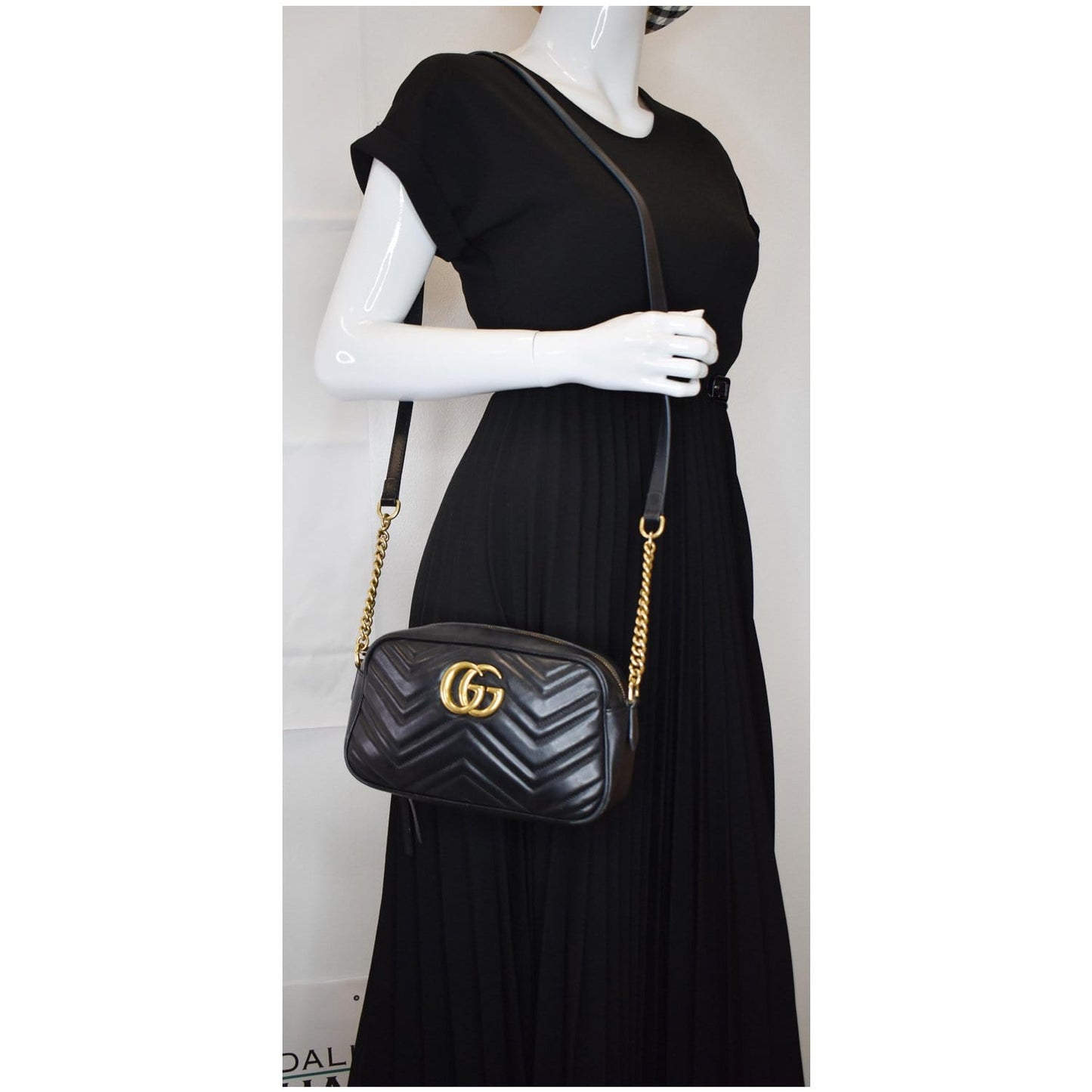 GUCCI GG Marmont Matelasse Small Leather Crossbody Bag Black