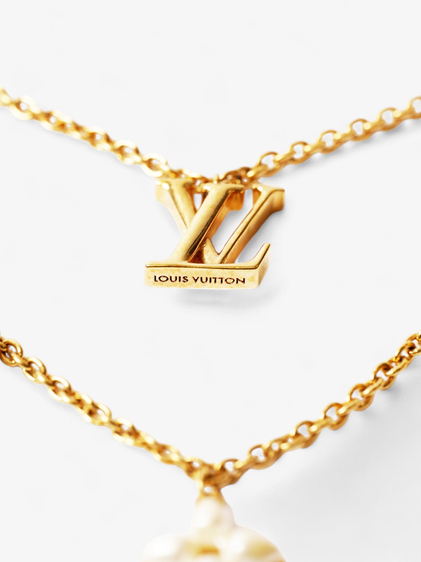 Louis Vuitton LV Floragram Necklace Gold / White Base Metal