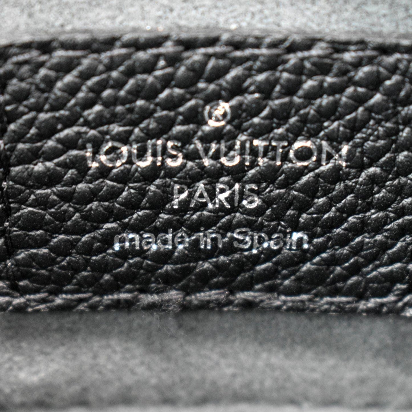LOUIS VUITTON Beaubourg Mahina Leather Hobo Shoulder Bag Black