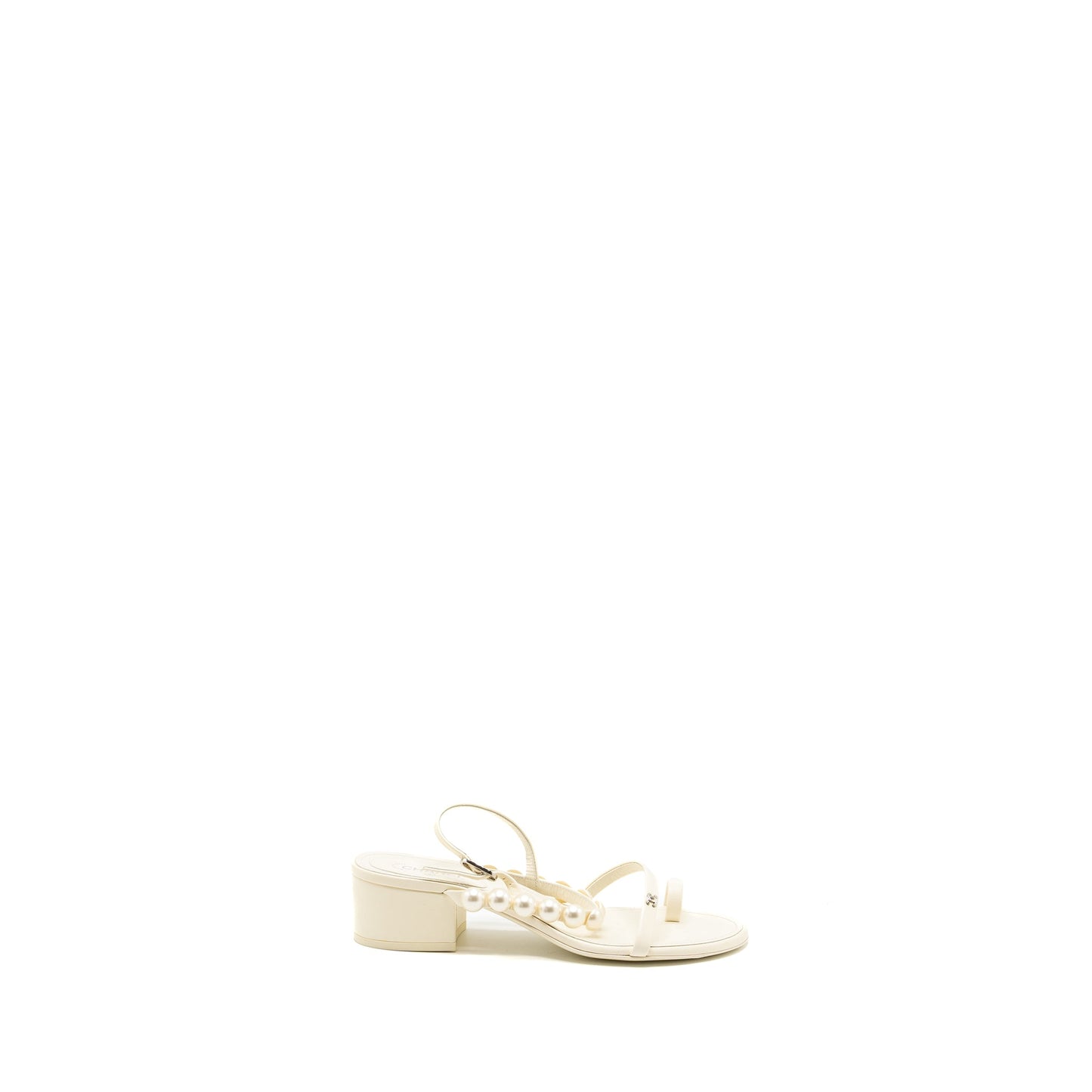 Chanel Size 38.5 Pearl Sandal Leather White