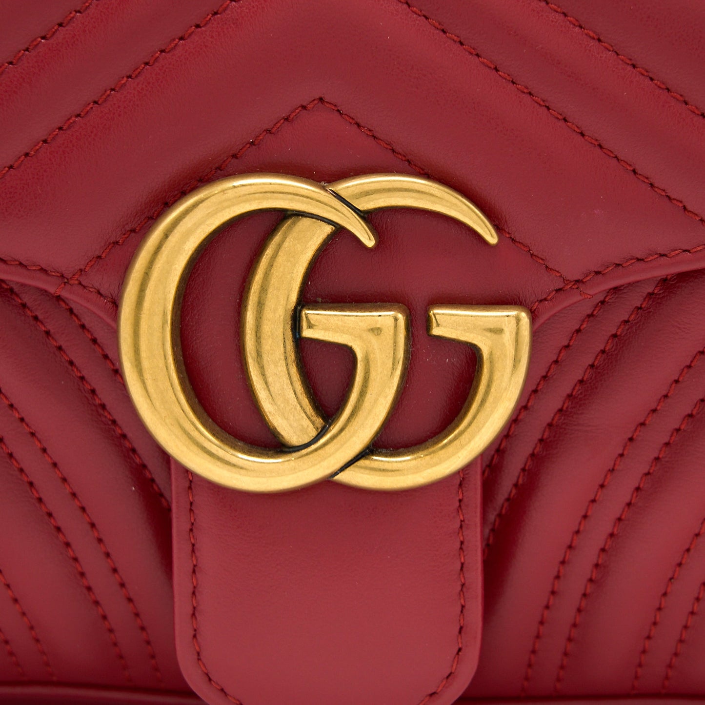 Gucci Small GG Marmont Matelasse Shoulder Bag Calfskin Red