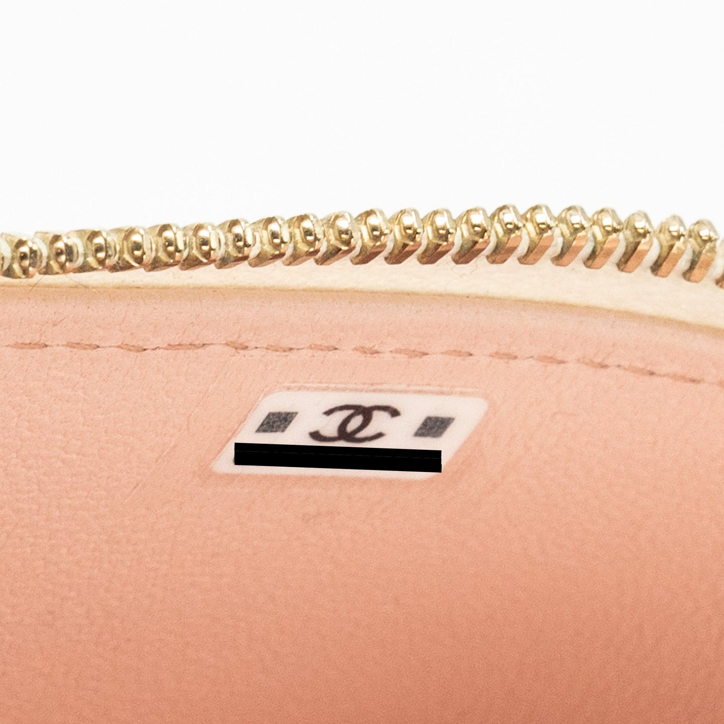 Chanel 23k Camellia Top Handle Long Vanity Case With Chain Calfskin White L (Microchip)