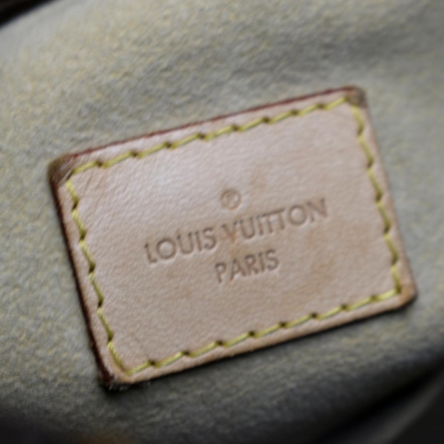 LOUIS VUITTON Artsy MM Monogram Canvas Hobo Bag Brown