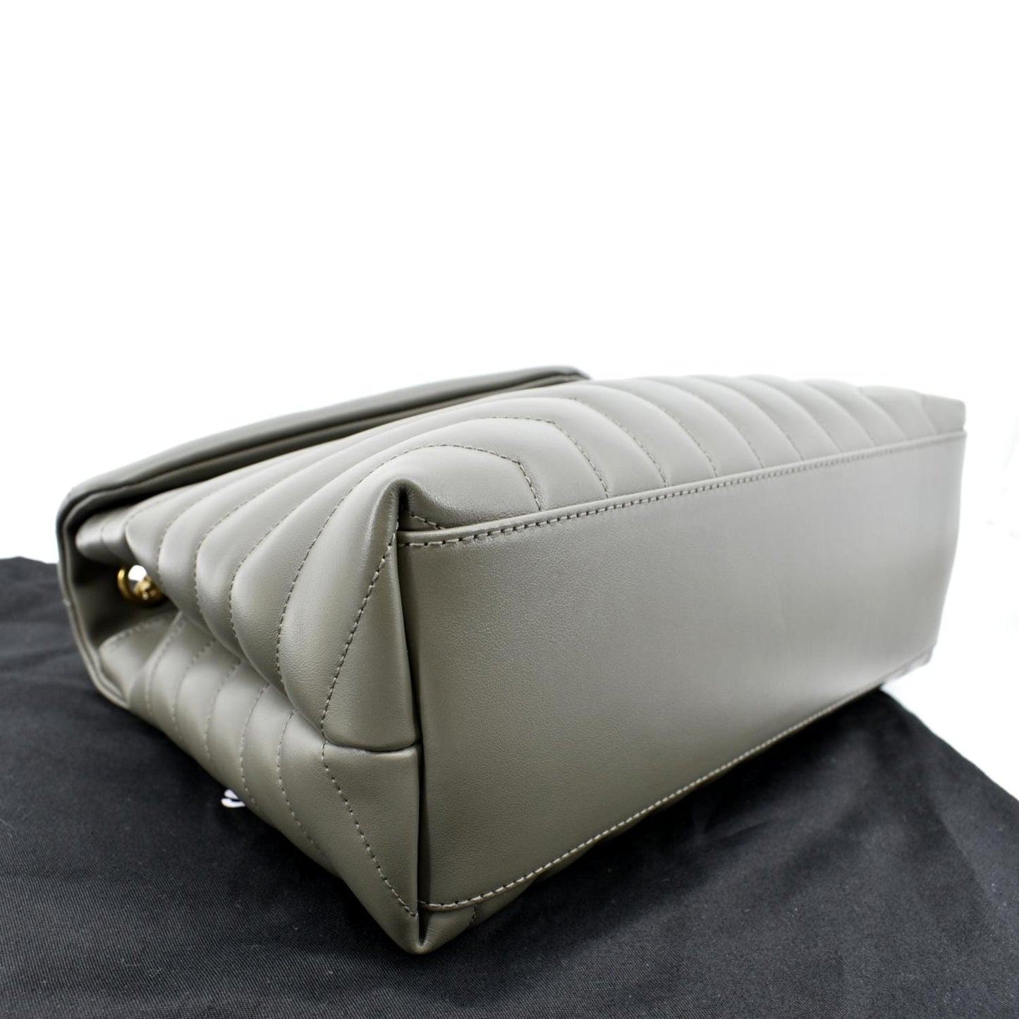 YVES SAINT LAURENT Medium Loulou Matelasse Leather Chain Shoulder Bag Neutral Grey