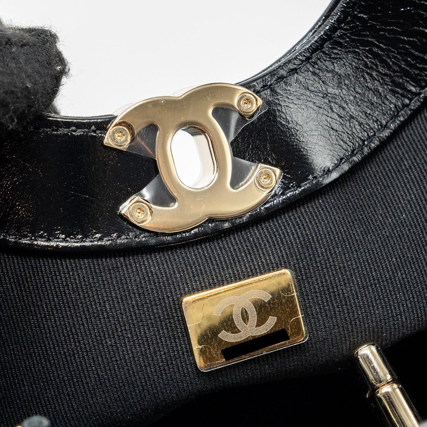 Chanel 23C mini 31 bag shiny calfskin black L (microchip)