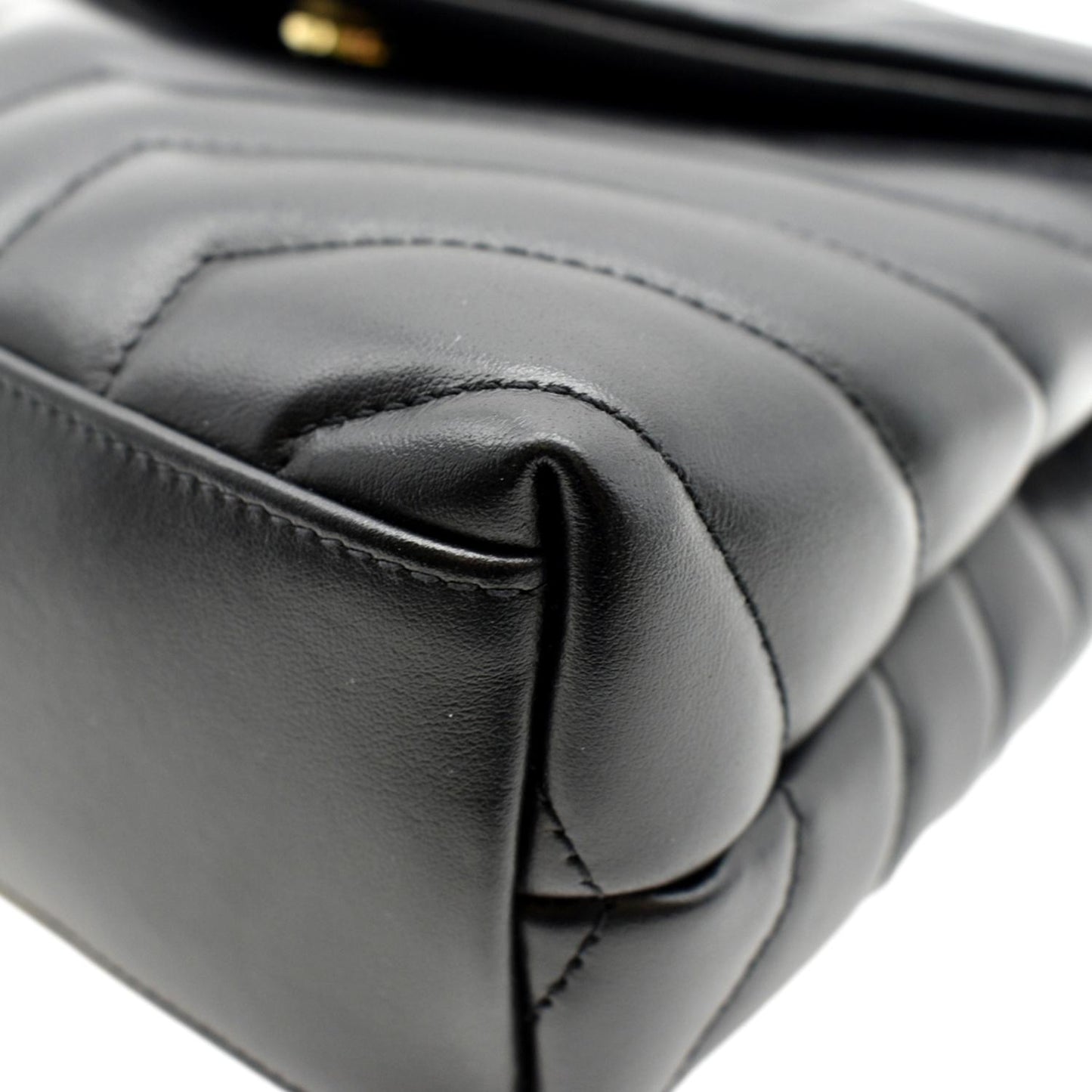 YVES SAINT LAURENT Loulou Small Matelasse Leather Chain Shoulder Bag Black