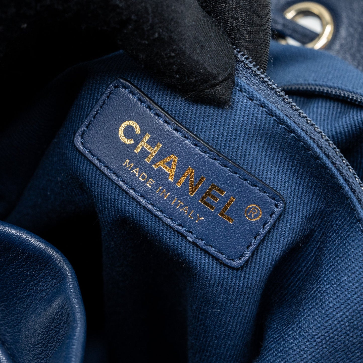 Chanel Drawstring Backpack Lambskin / Grained Calfskin Dark Blue L