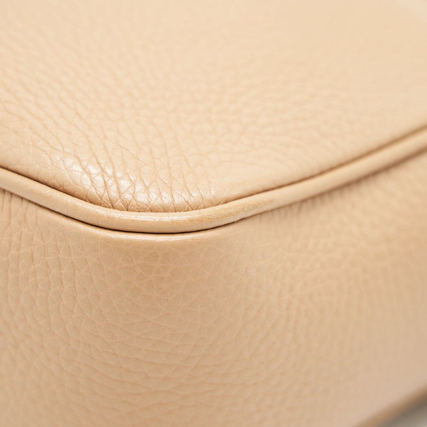 GUCCI DISCO CAMERA BAG IN BEIGE