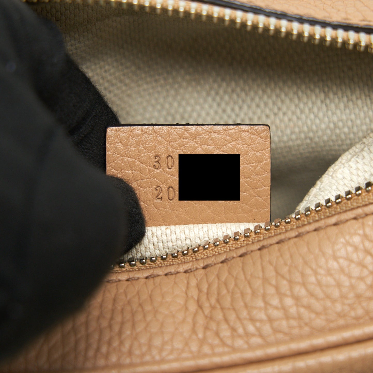 GUCCI DISCO CAMERA BAG IN BEIGE